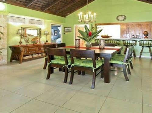 Paradise Beachfront Villas Rio Bueno Harbour 外观 照片